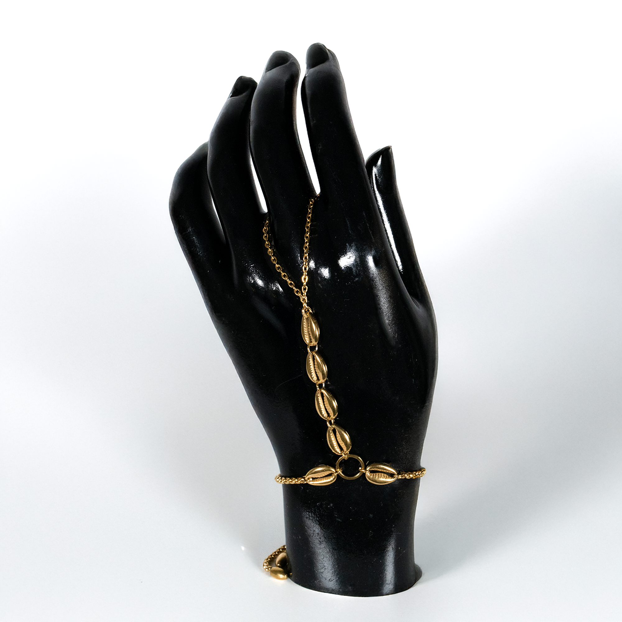 Caurisia - bijou main